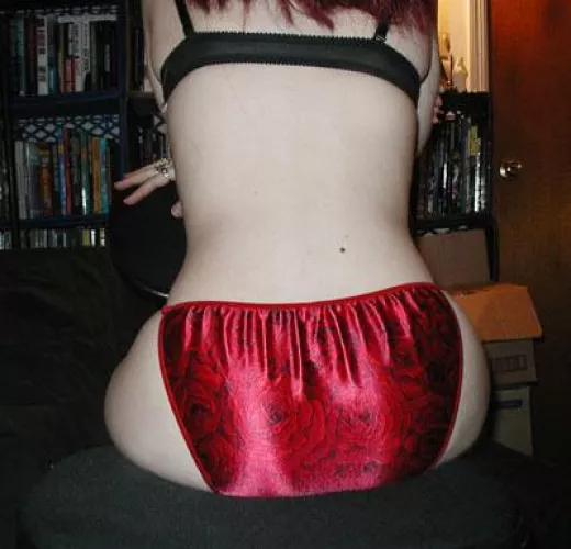 Red floral blend by panty_overload