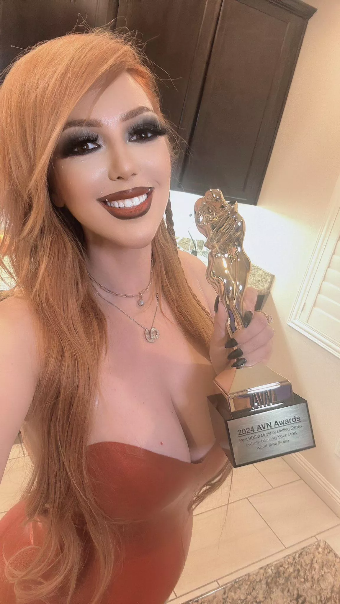 Selfie Sunday with her AVN Award posted by GhostGoSavage