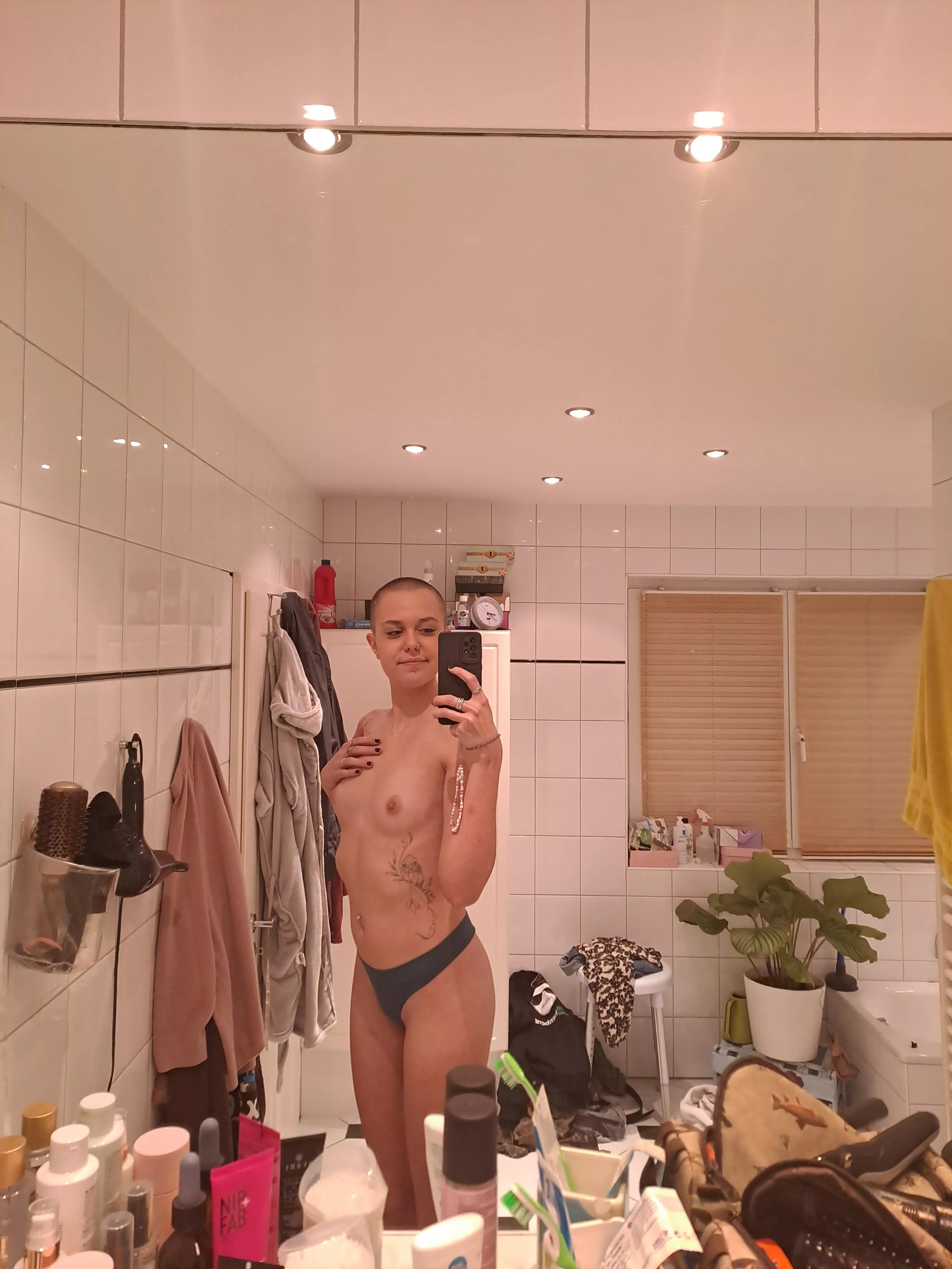 Showering while I listen to Battery - Metallica posted by Lipstick_lovere