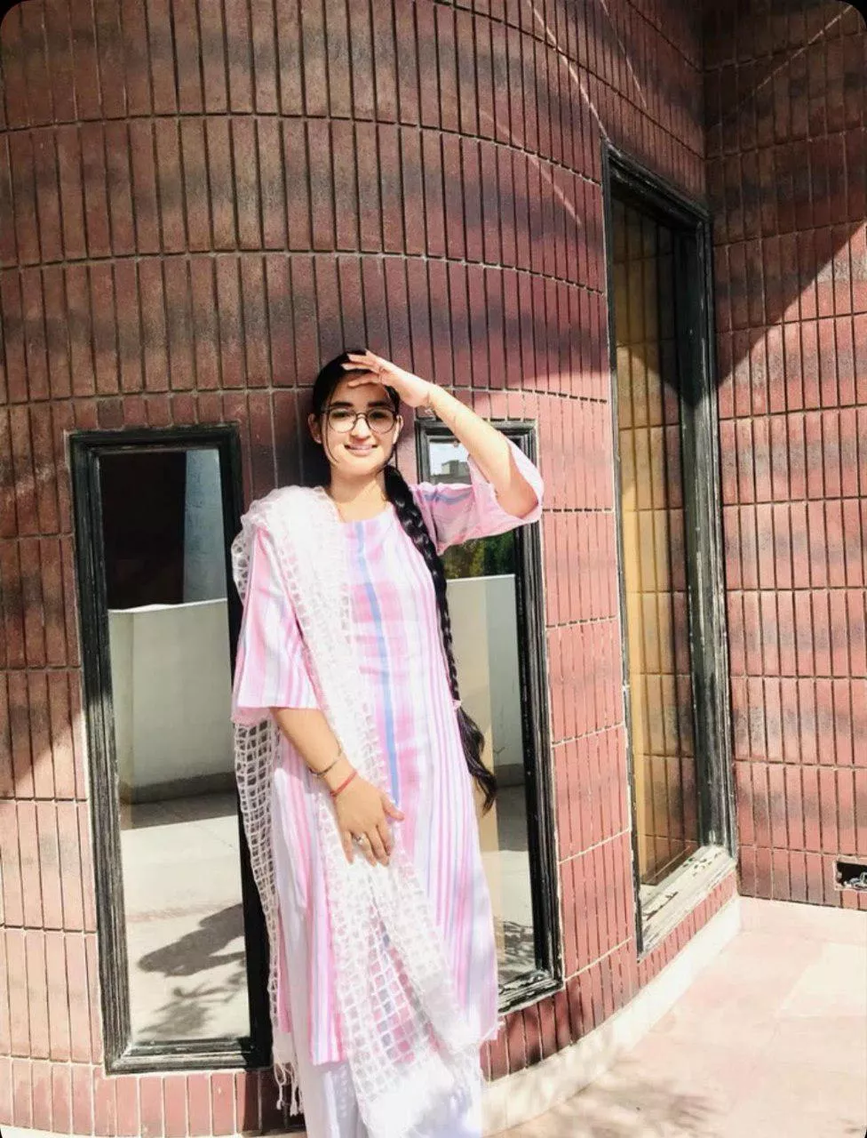 Who is she? posted by TemperatureOk713