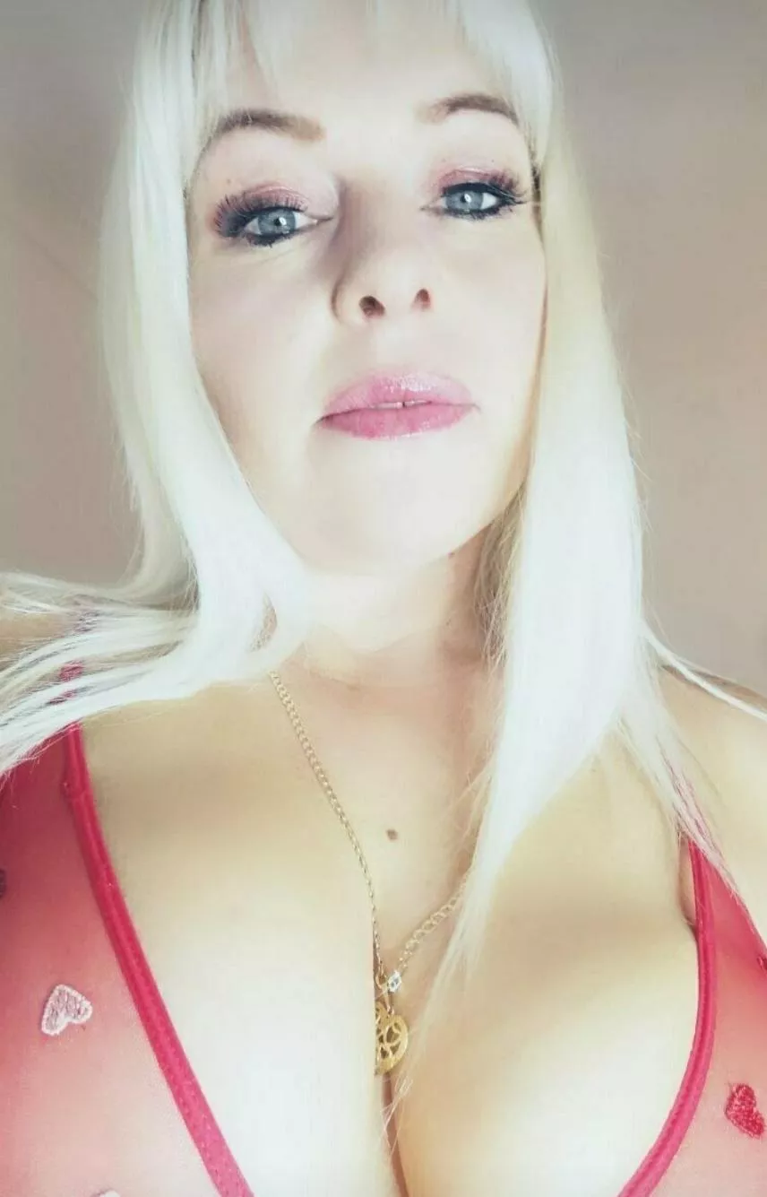 Would you let a 45yr jerk you ? posted by mrsSmith45