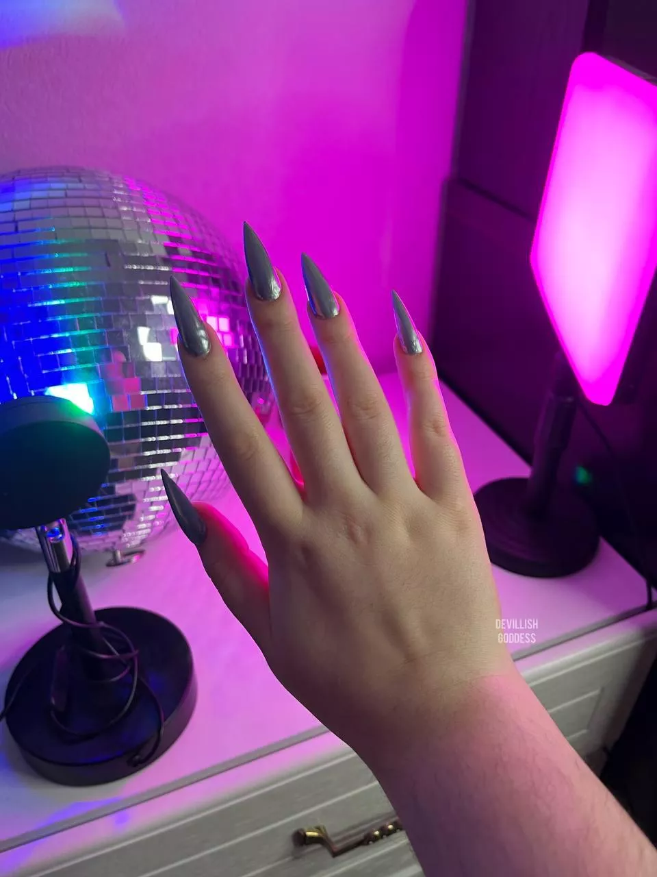 Yes, I’m obsessed with My nails too posted by devillishgoddess