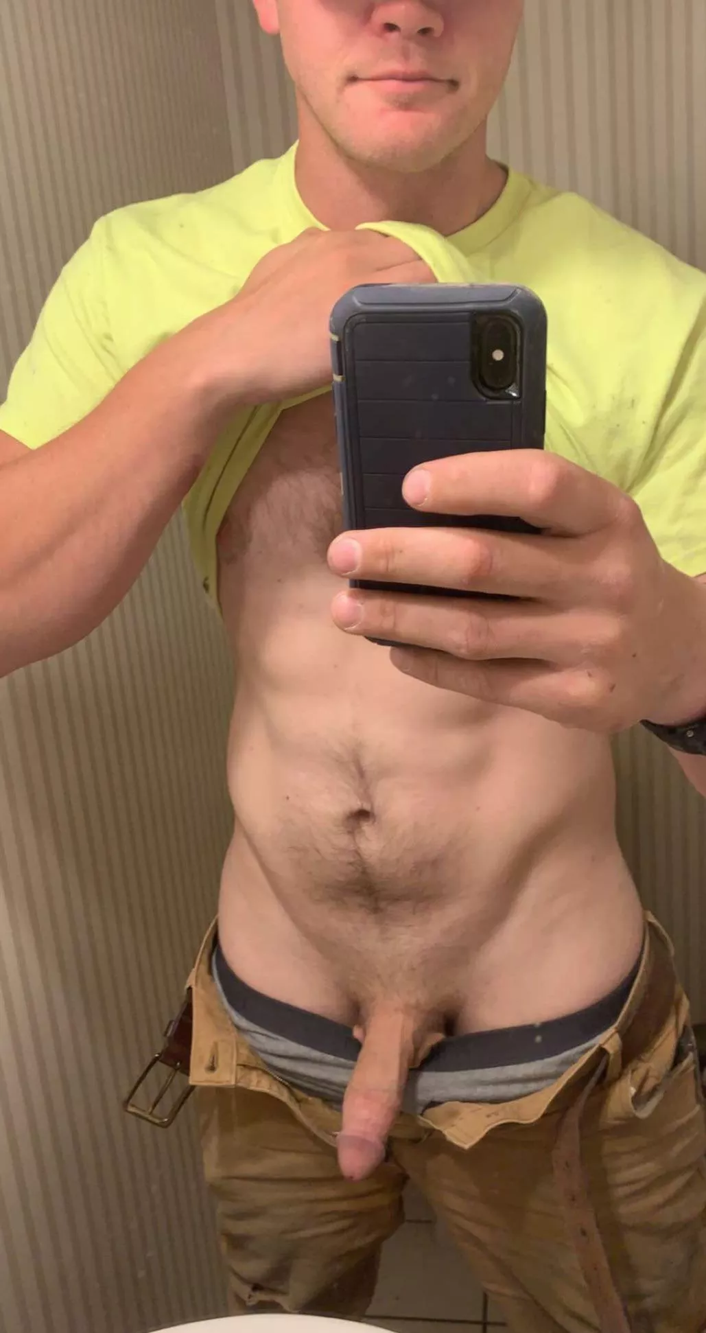 29 looking for young and smooth dm me posted by ND2792