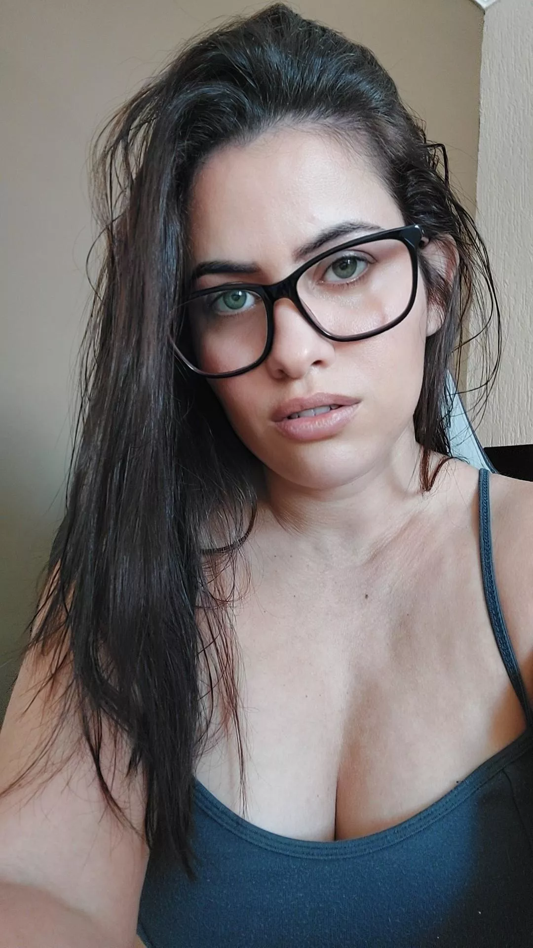 Cute and sexy 😁🤓 posted by Isiscristine