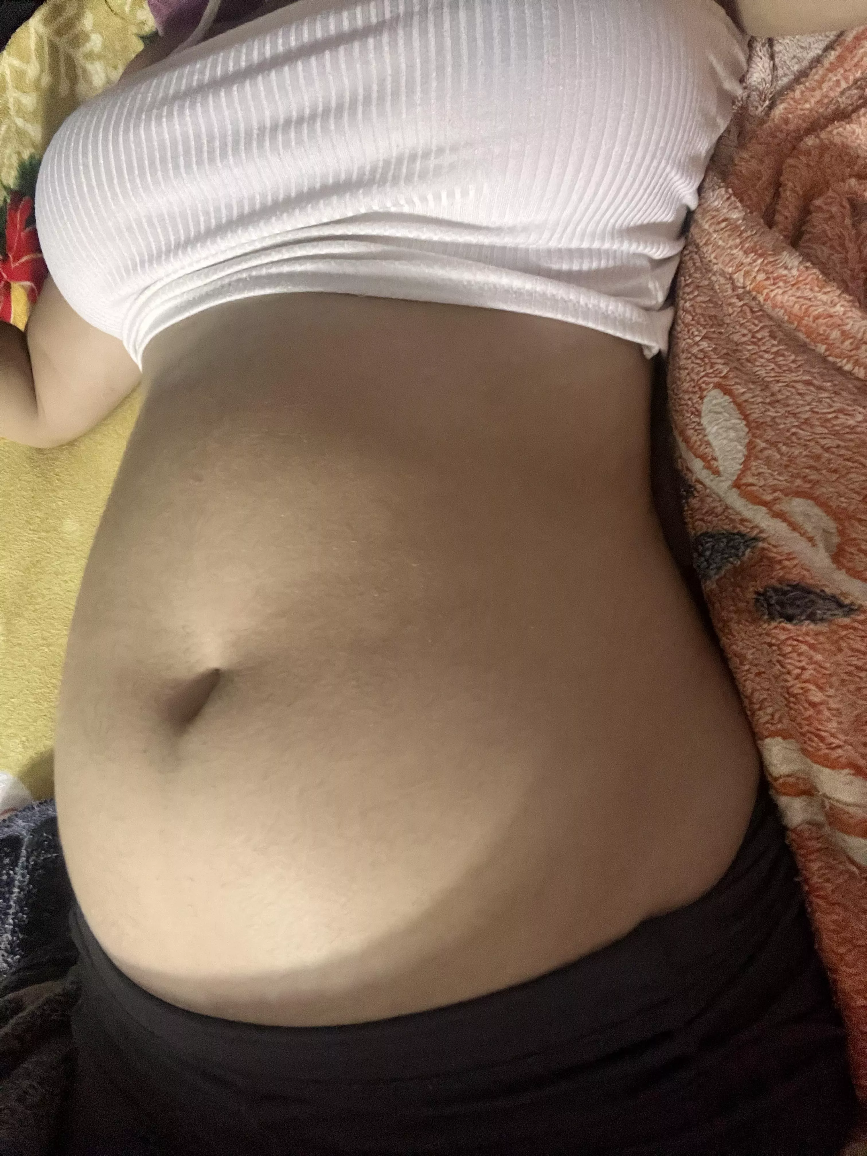 Do you like my belly? posted by Lithnyl