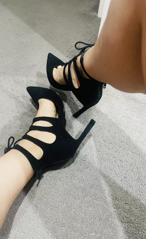 Do you think you can fit between my heels? 😈[F] by Lady_KittenBunny