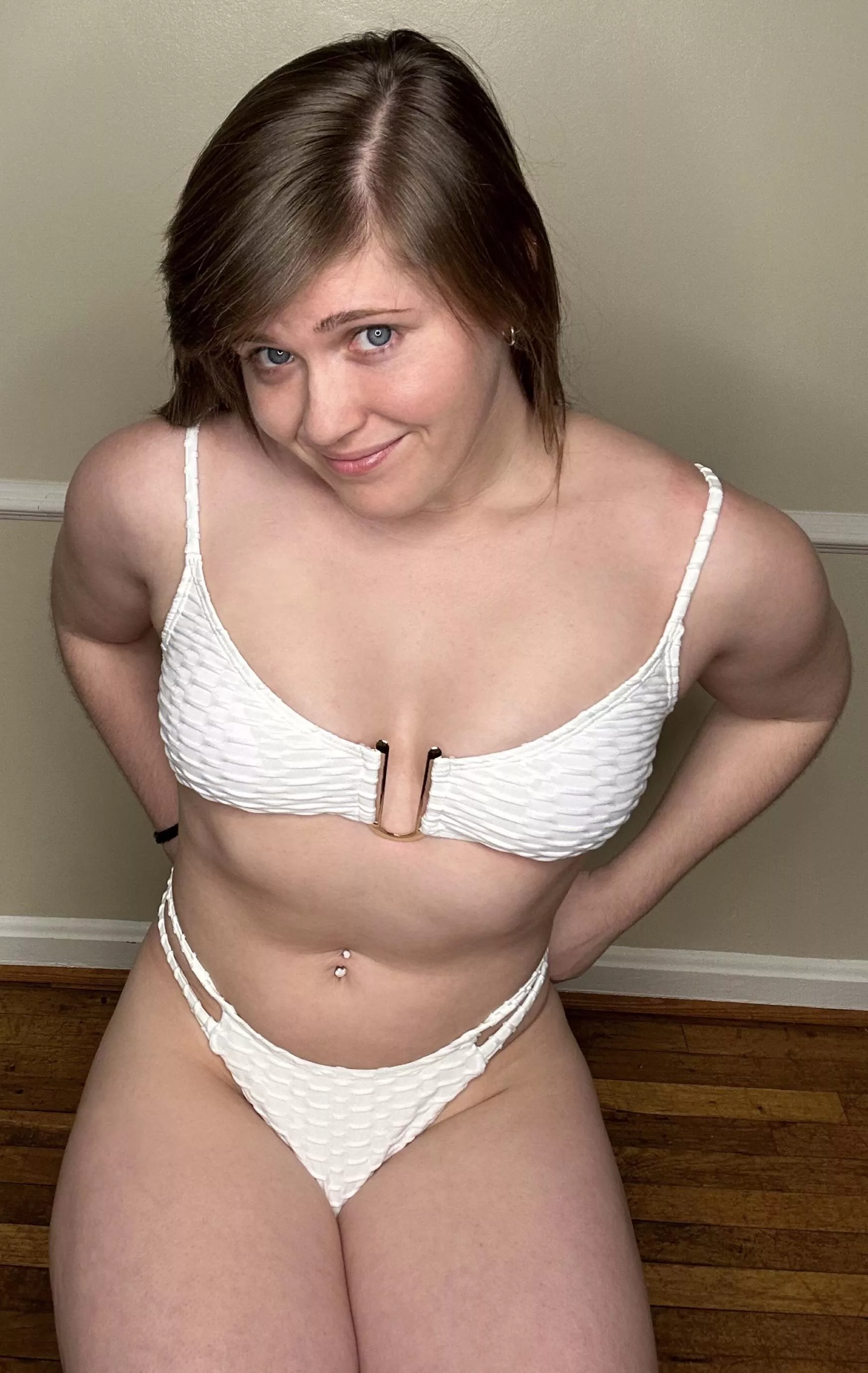 Featuring dark circles under my eyes [f] posted by SorrryCharlie