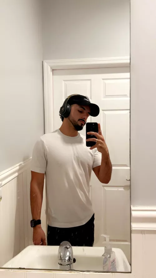 Finally got back to the gym today. Works been kickin’ my butt! by Saged4