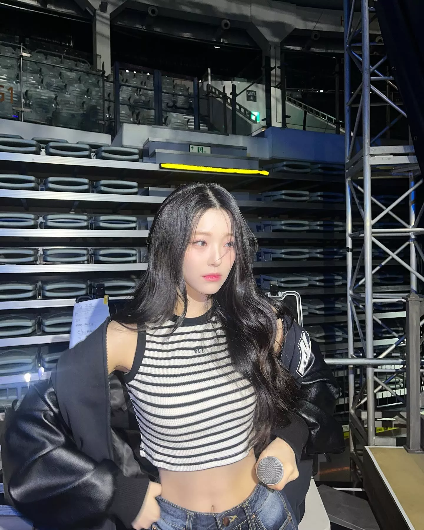 fromis_9 - Jiheon posted by jiheonnibaek