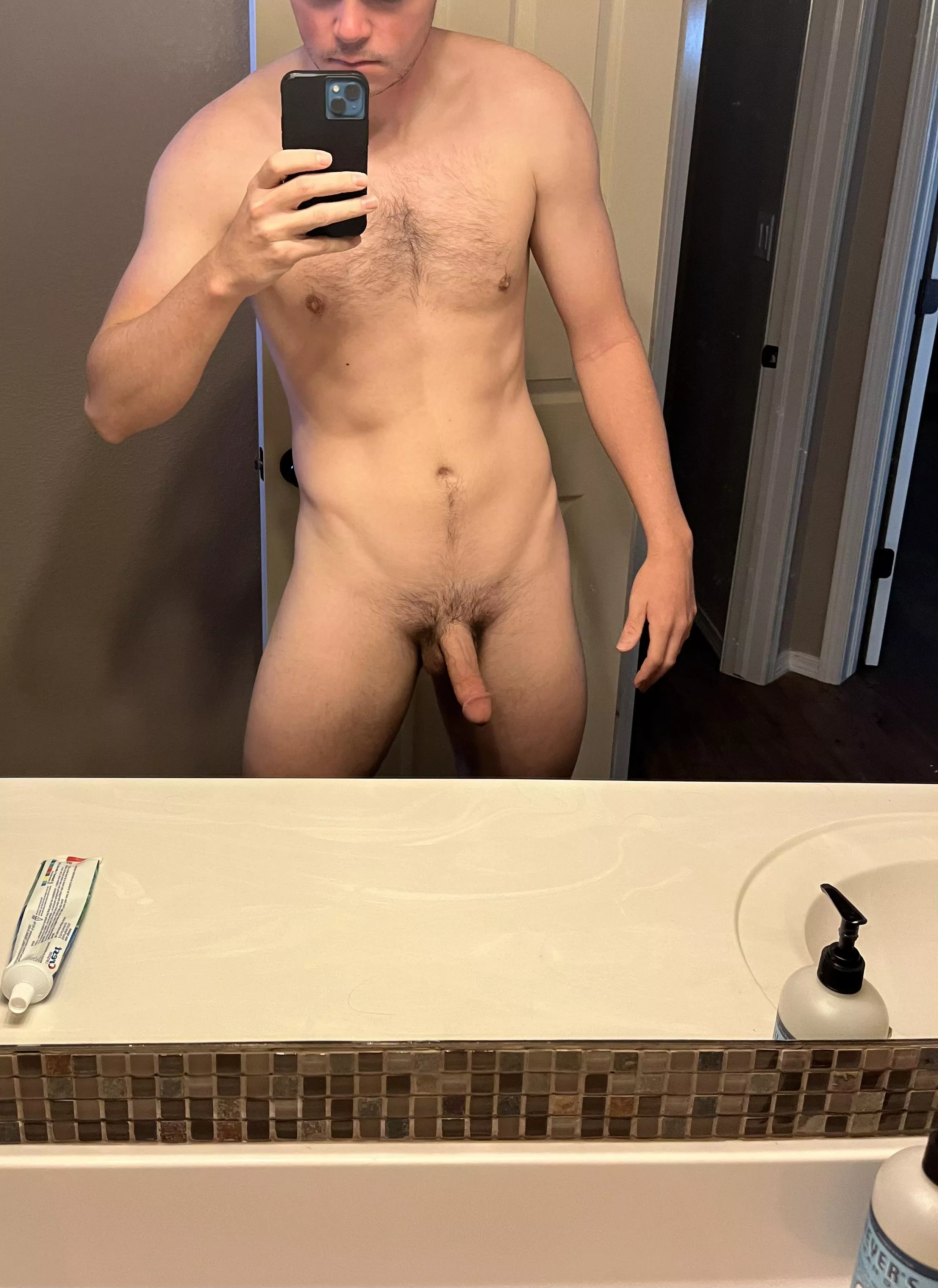 Happy Monday keep me company on my shift? posted by Tex_will