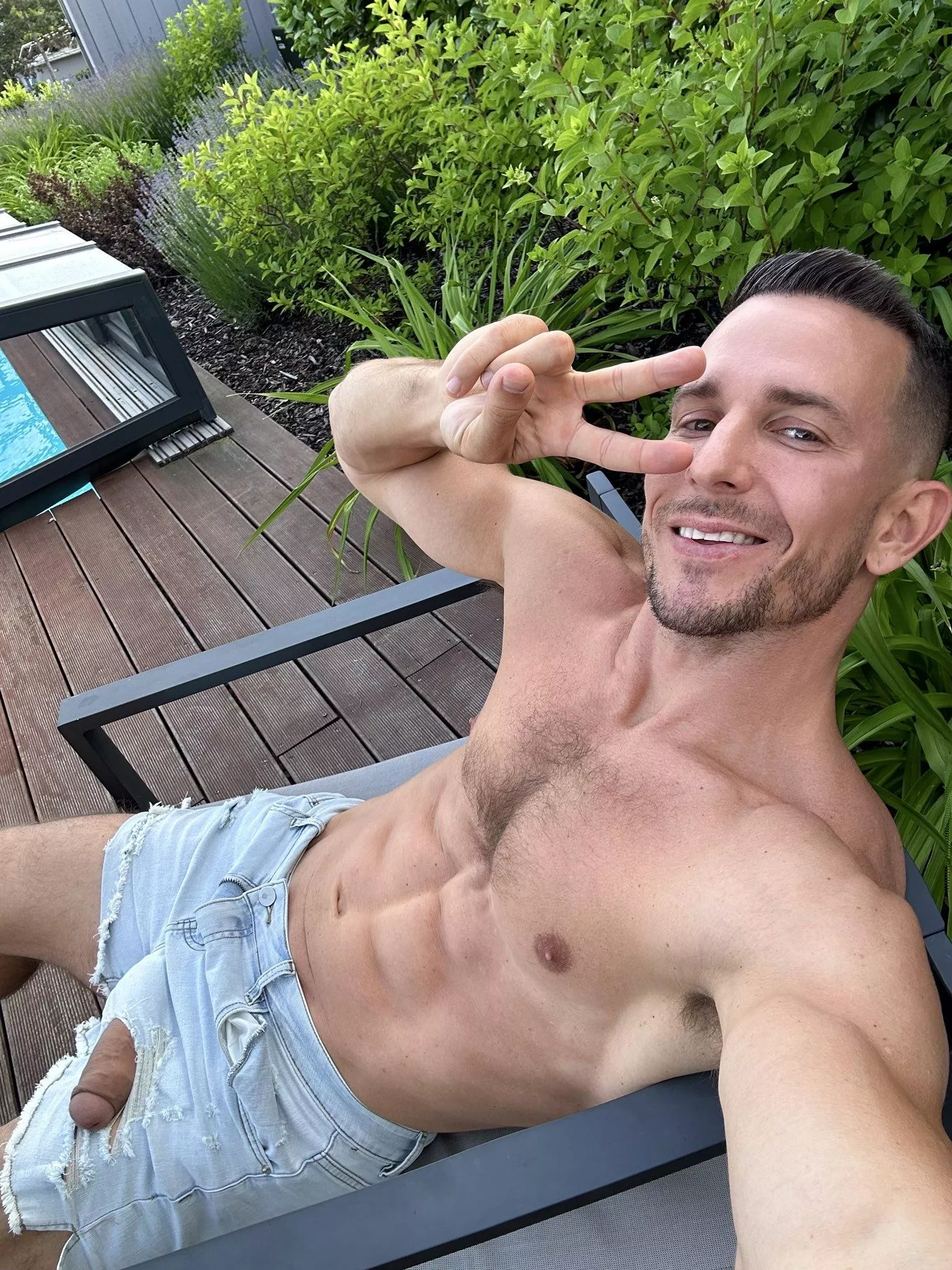 Hello everyone, my friend sends greetings to you posted by codemasterzerpa