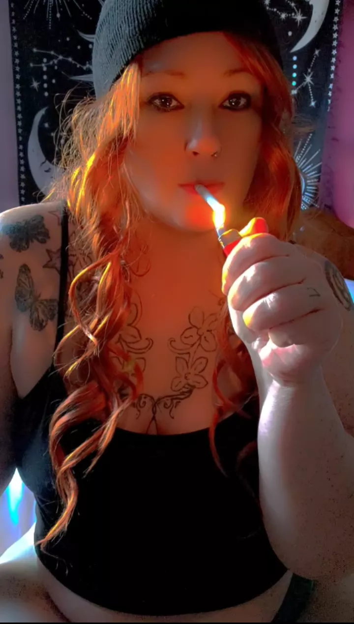 Here to help ya enjoy your milf Monday posted by Milfsnax