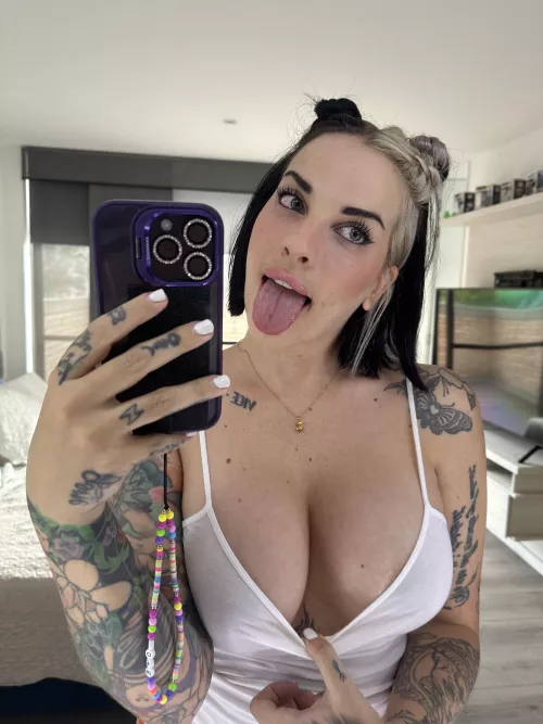 How much do you want my tits? by ottaviia