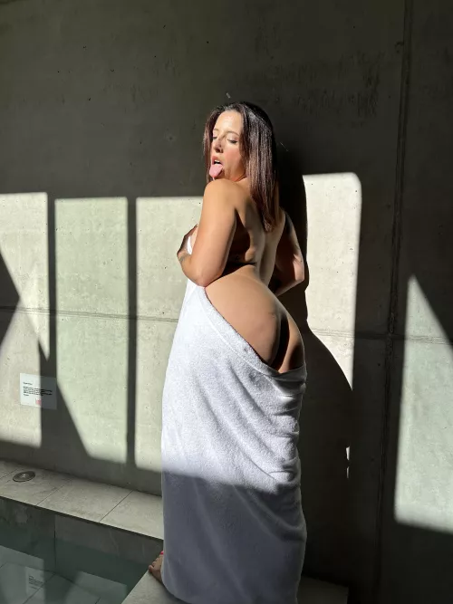 I admit that i don't like using a bra cos i like to feel them free by SharplyQuick