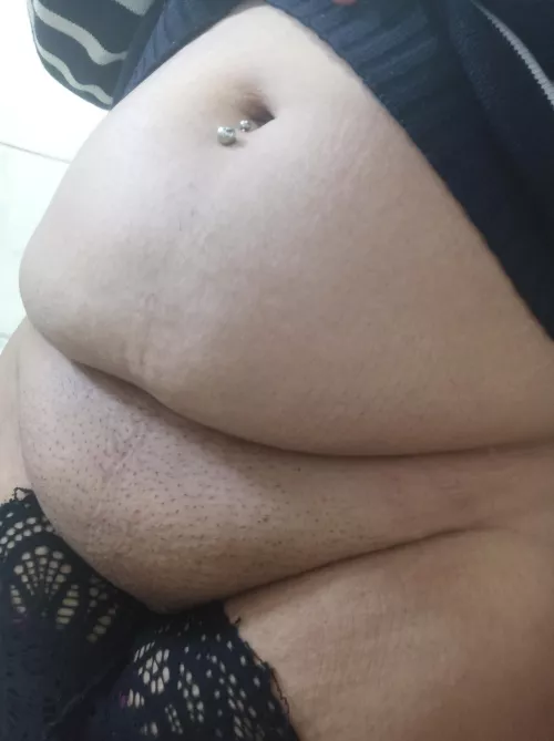 I love this photo, I think it's really cute. My belly and my chubby pussy match. I want to know if you agree with me. by chubbyu