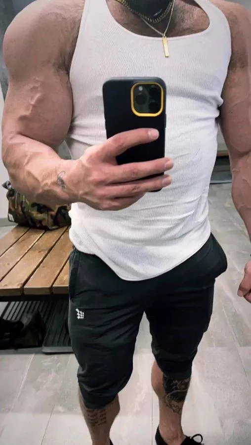 I was gone for a min, But Daddies Back Now, Did you Miss Me? (32) posted by Damiantheone96