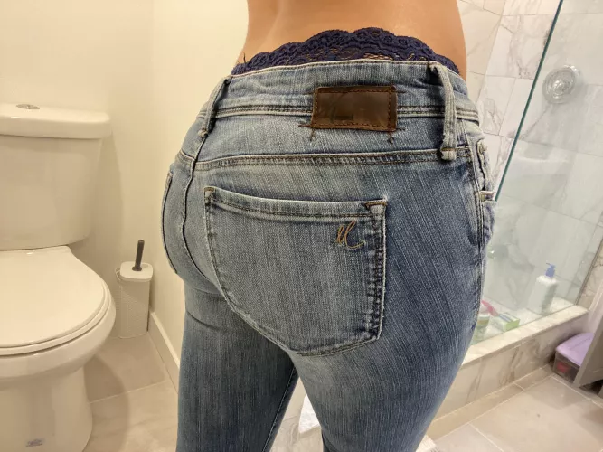 I'd say im packaged up pretty nicely for my size by aqwa_audra