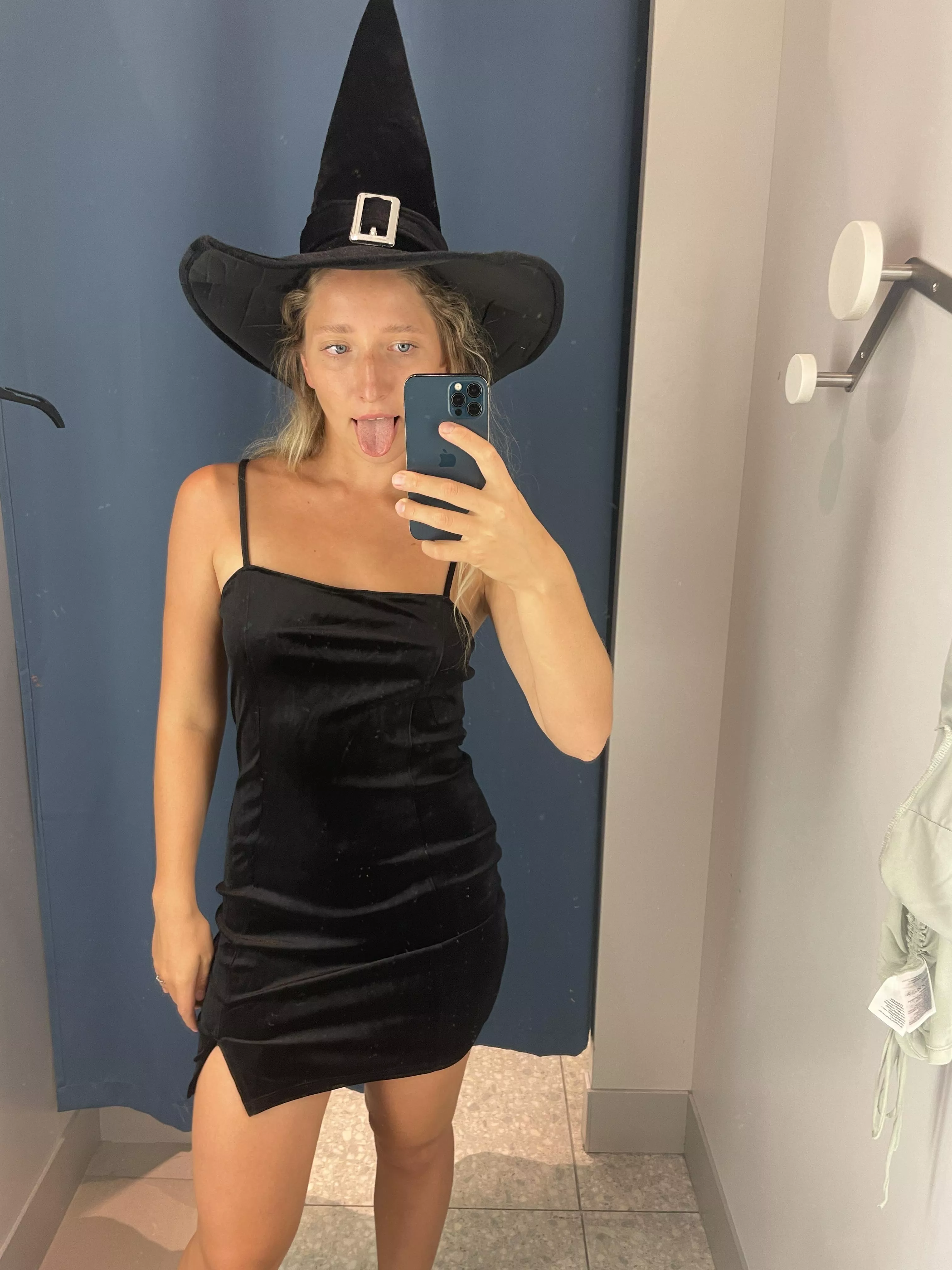 I'm a witch, I can do one some thing so deeply posted by Kkeysi