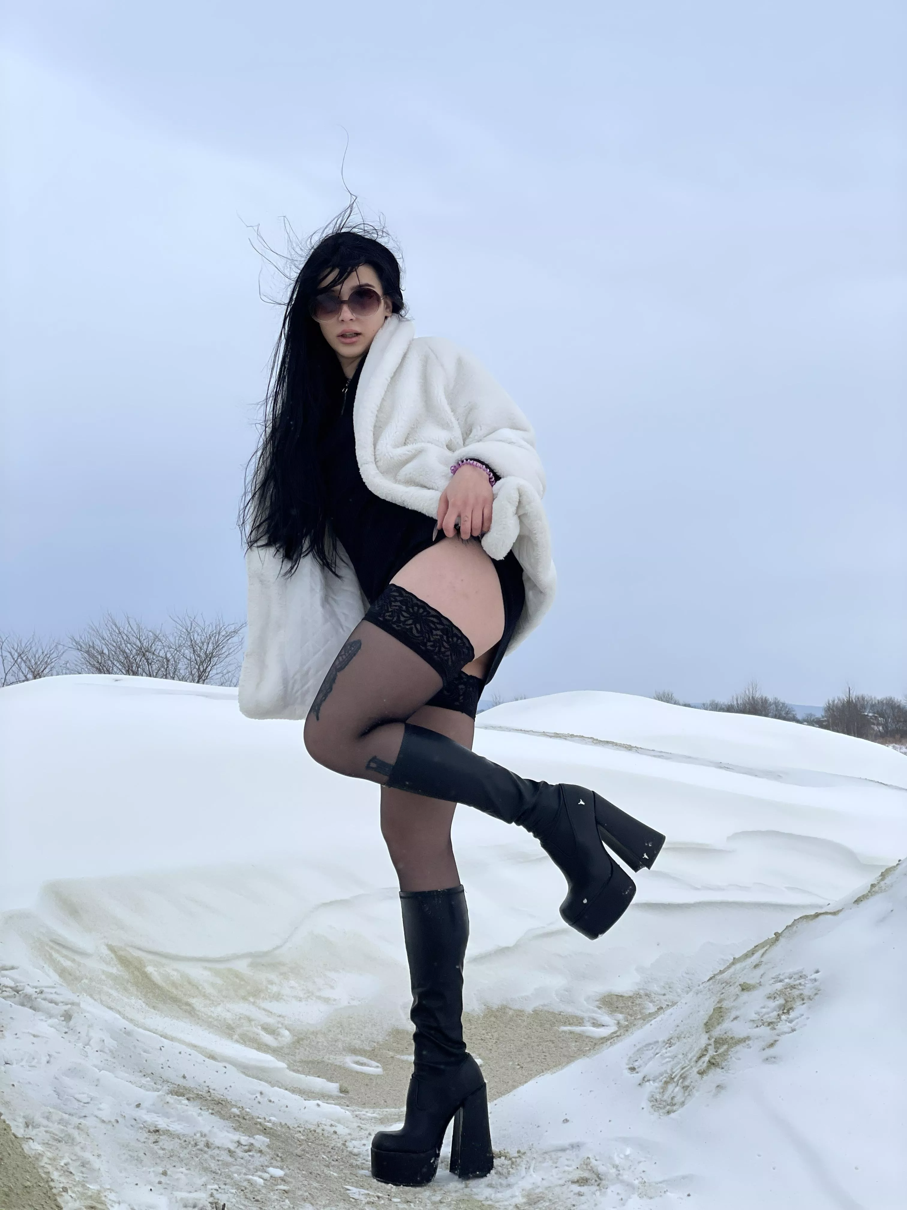 I'm hot enough so I'm not even afraid of frost posted by Tiedbonasa