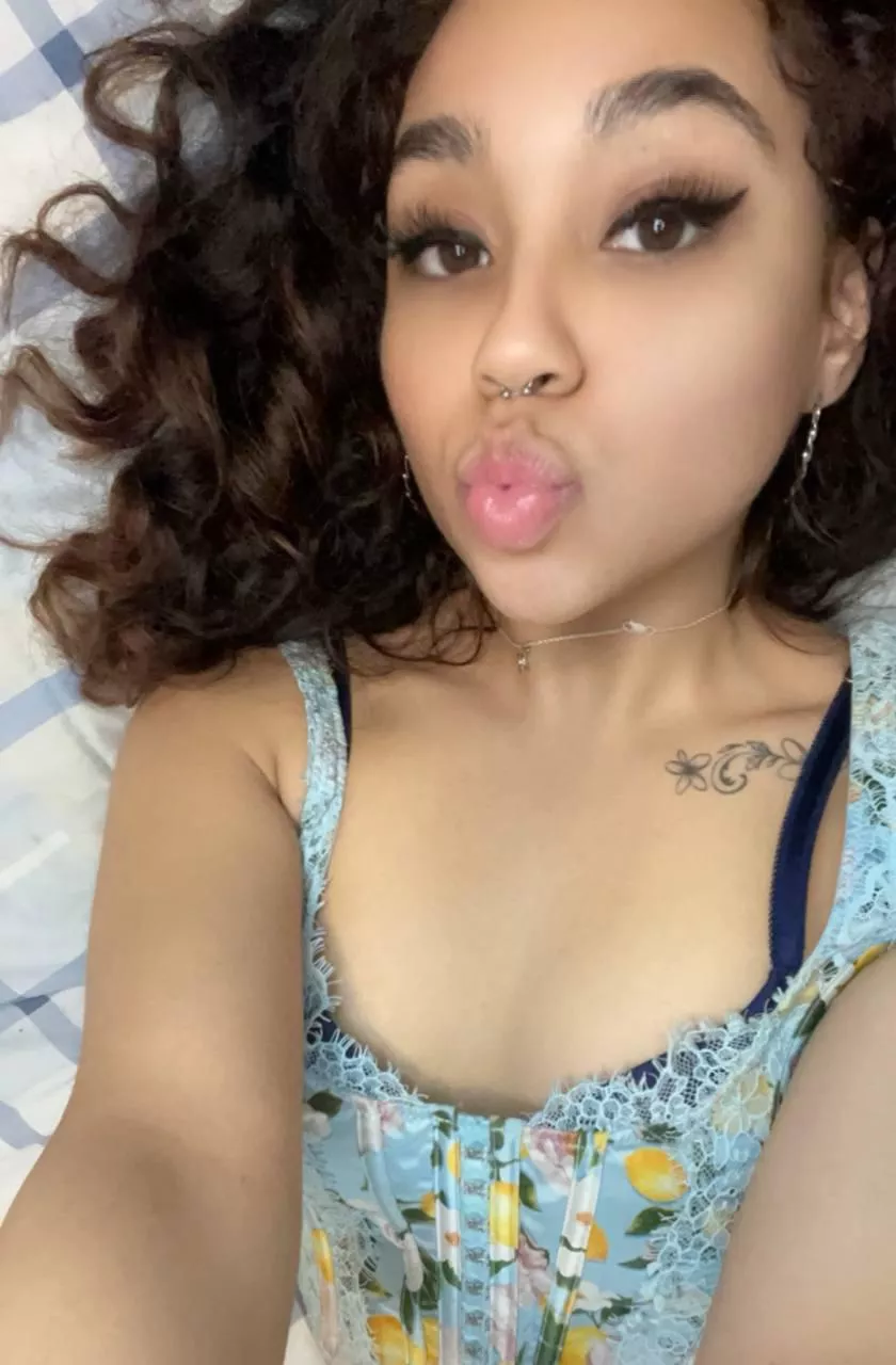 I'm that little spice a man needs posted by Hot_Babet