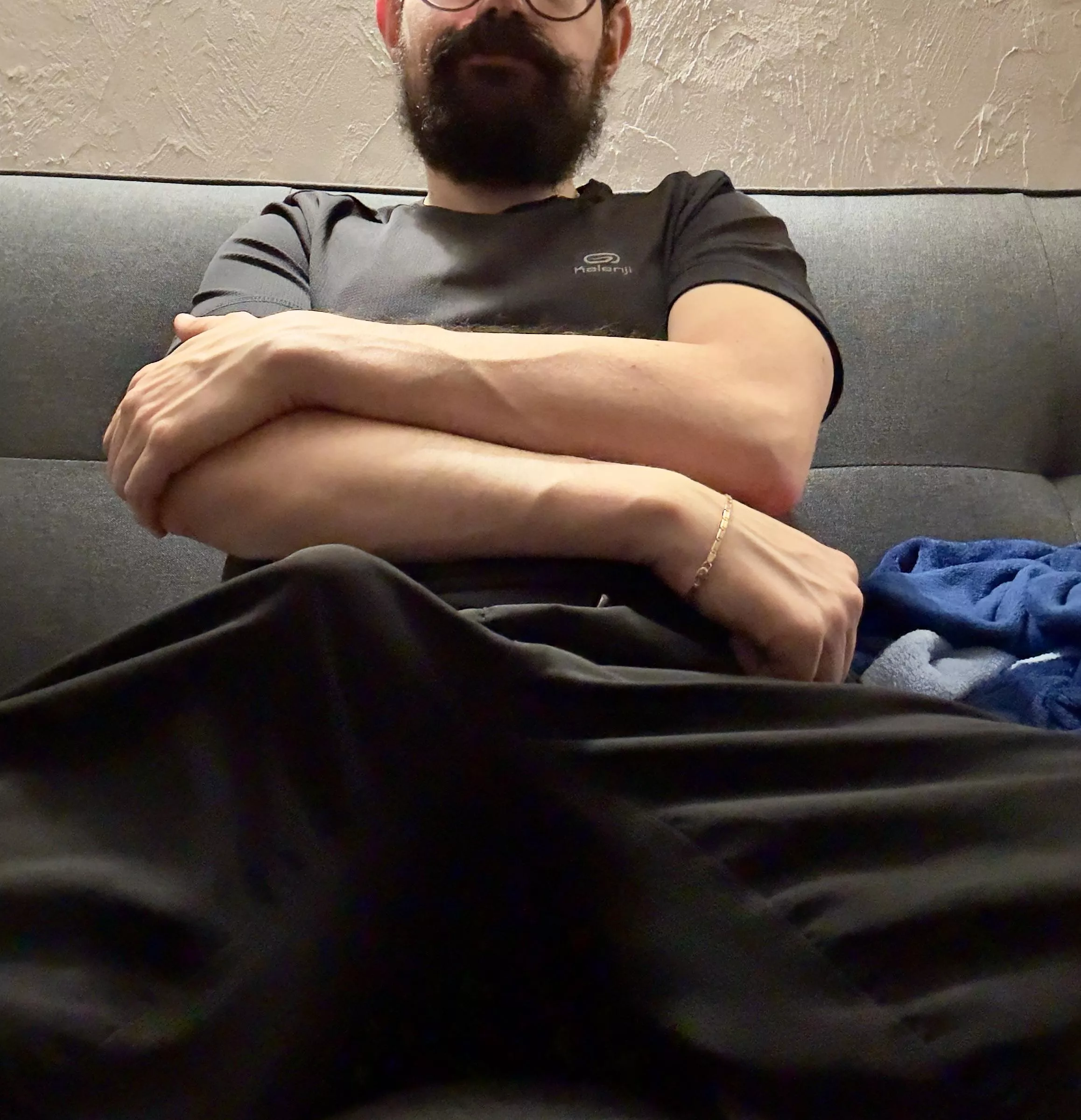 It doesn’t really hide anything posted by eigthandyseven