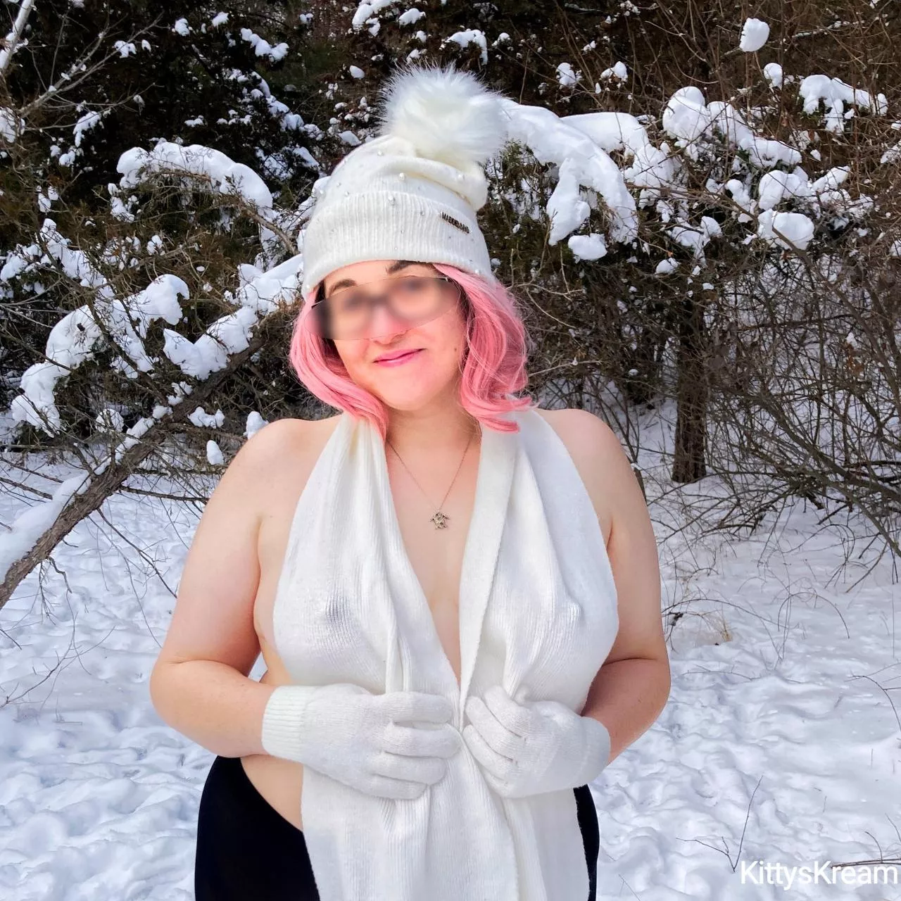It's so cold, I feel like I forgot something on my hike posted by kittyskream