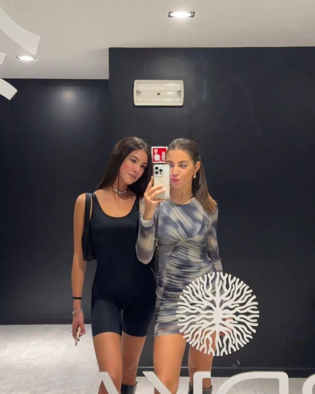 Left (1) or Right (2)? [2] posted by Gloomy_Art_5899