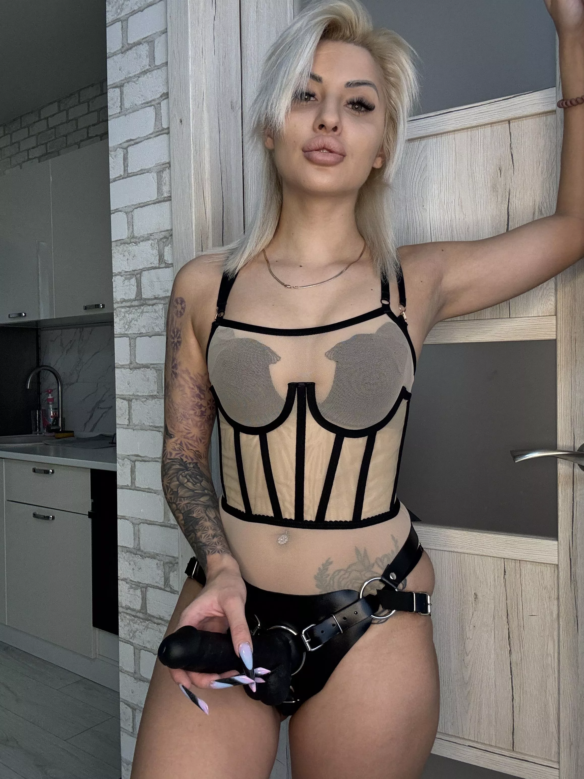 Show me your tight ass posted by emimur