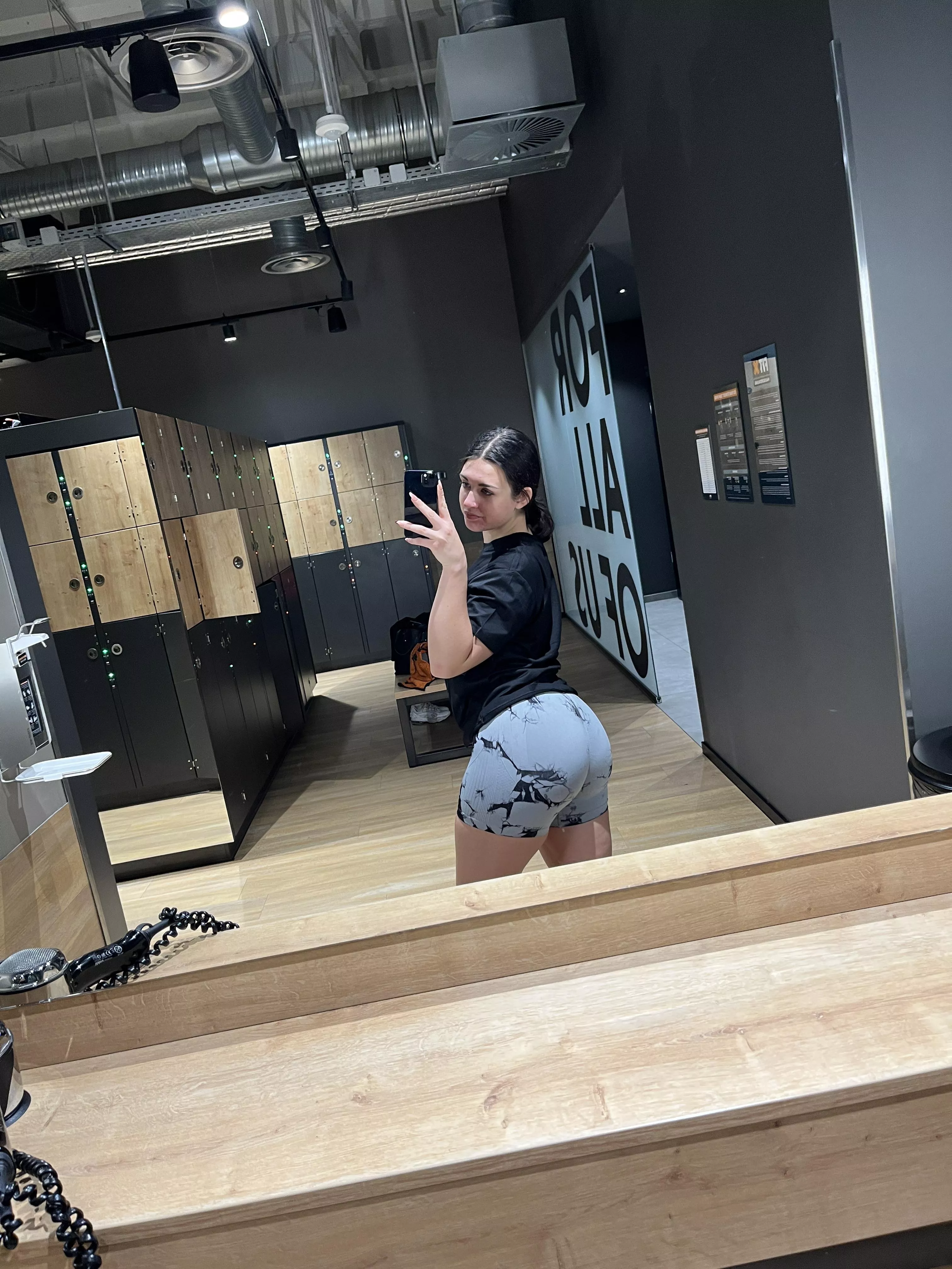 squats pump me up like nothing else posted by kikimsund