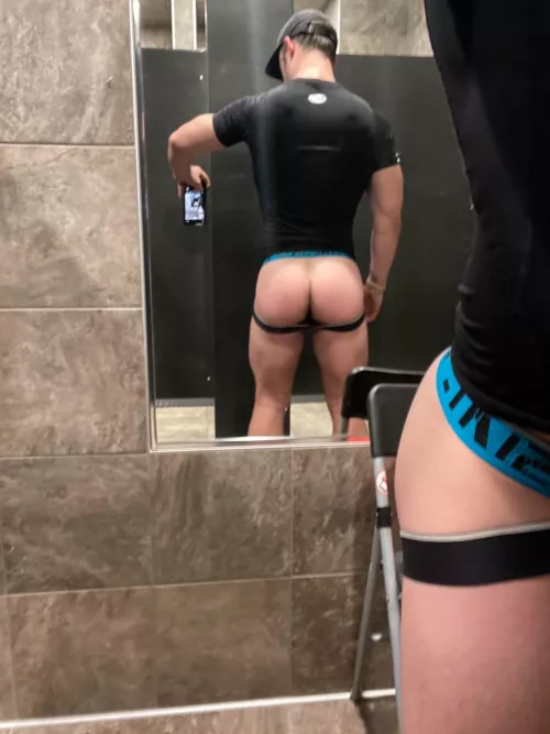 Strapped in for leg day by p_dat1