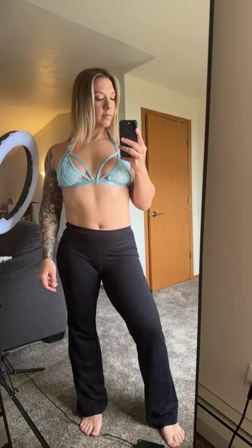 Tell me what you think of moms by braunama