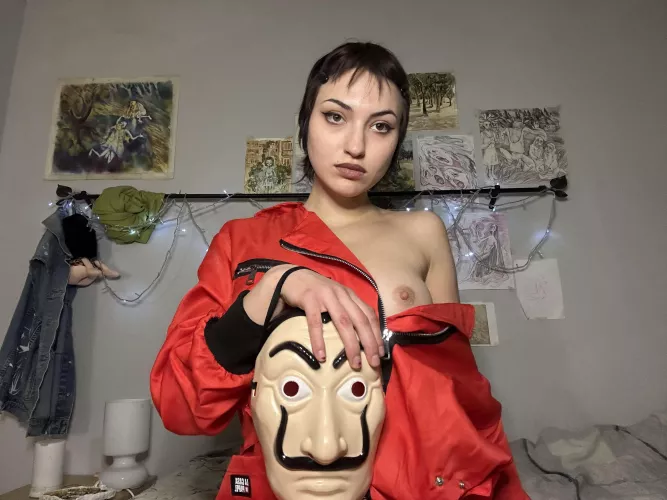 There are fans of the Paper House by Intensesamurai848