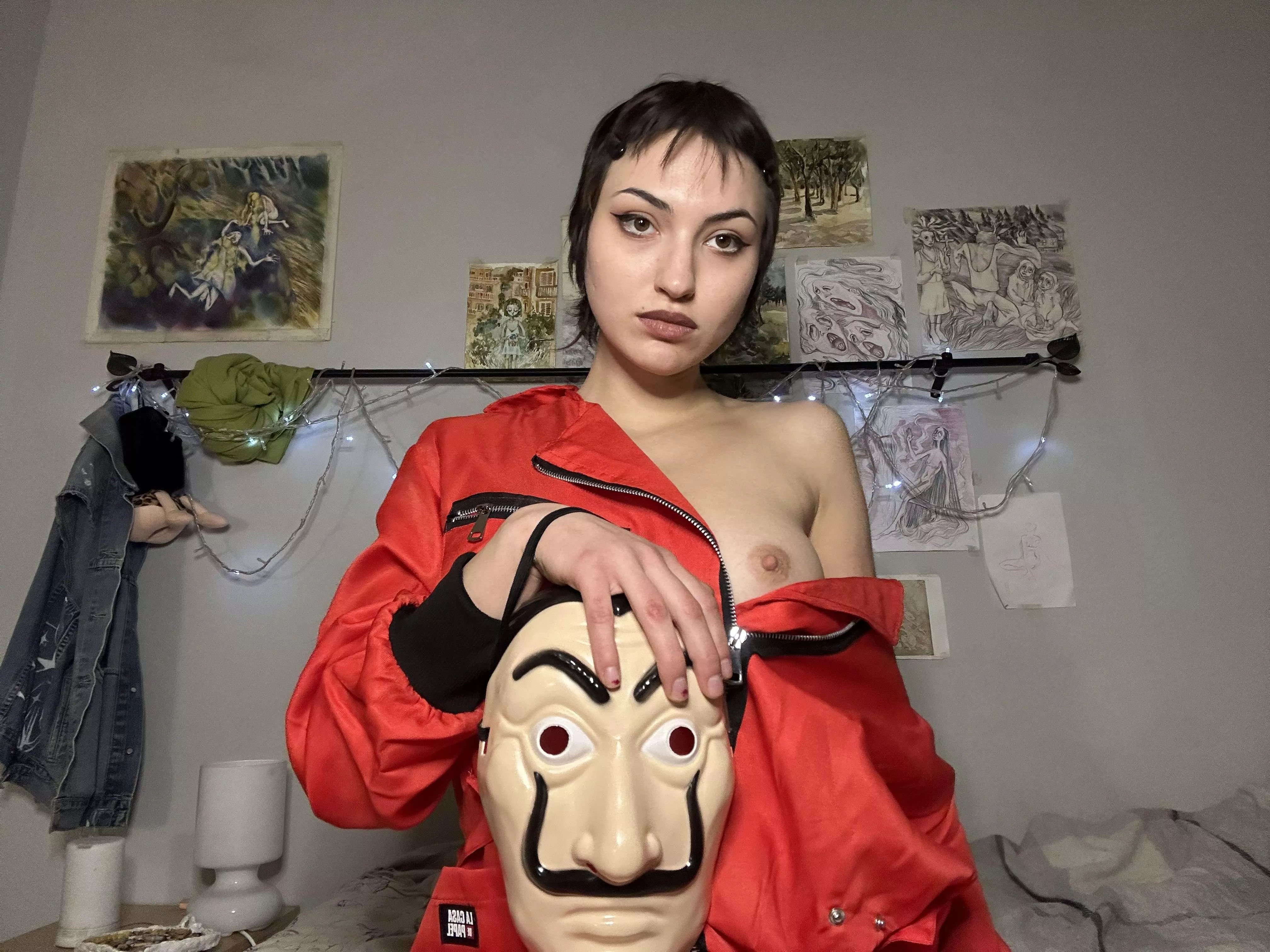 There are fans of the Paper House posted by Intensesamurai848