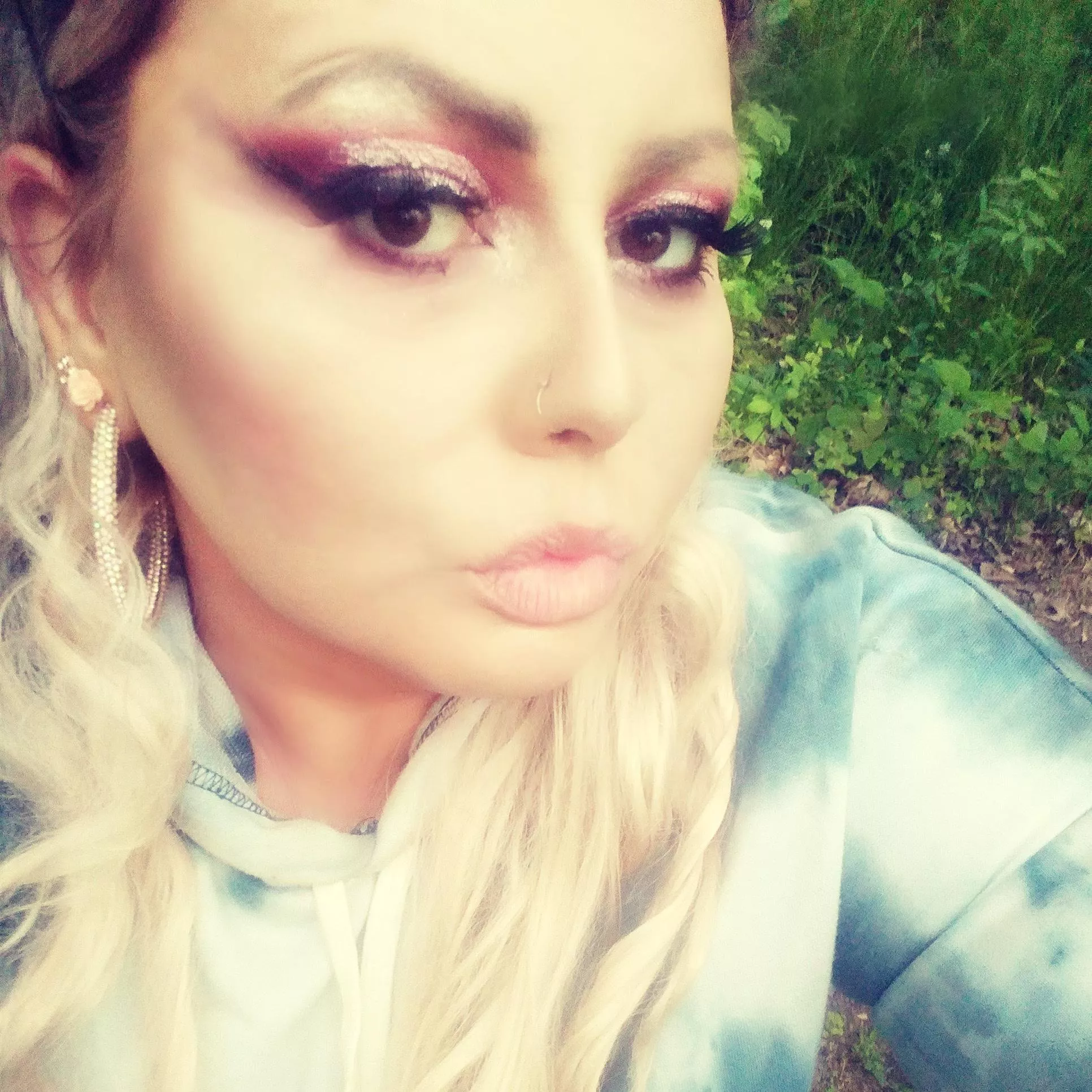 Thick, naughty Southern belle here, waiting for you. posted by oliviamatell