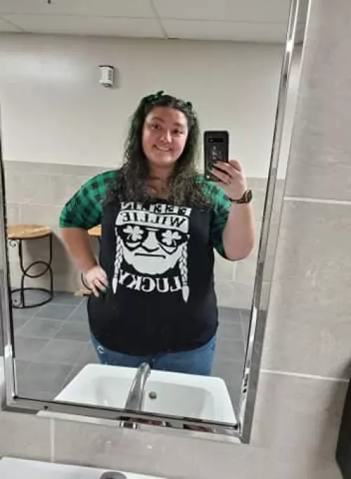 Throwback to my black and green hair. Plus who doesn't like Willie? by ladyursula43