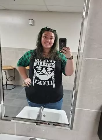 Throwback to my black and green hair. Plus who doesn't like Willie? posted by ladyursula43