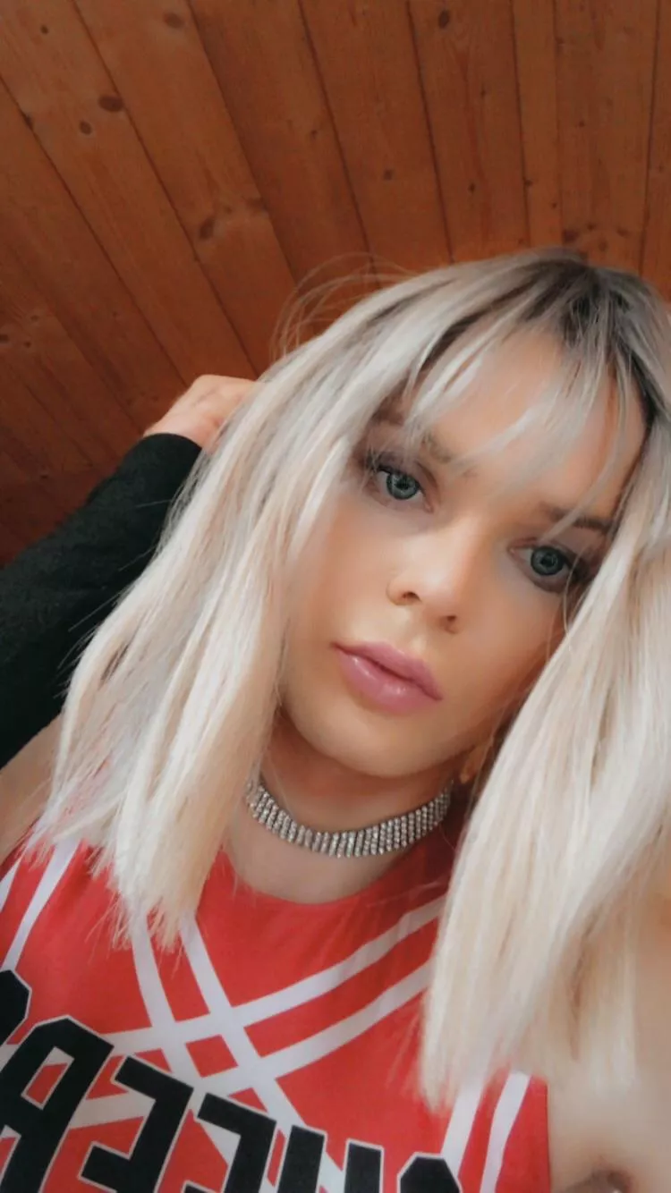 Ur bimbo barbiedoll 💋 posted by xmxax22