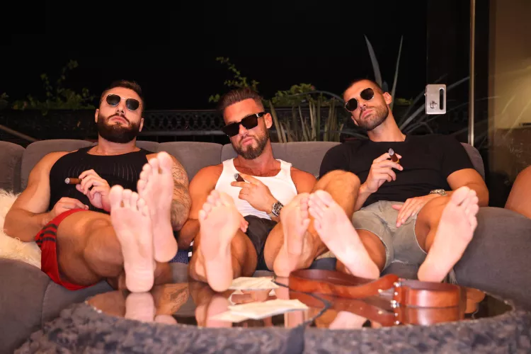 Wanna hangout with us? ❤️ by Cinematicgod