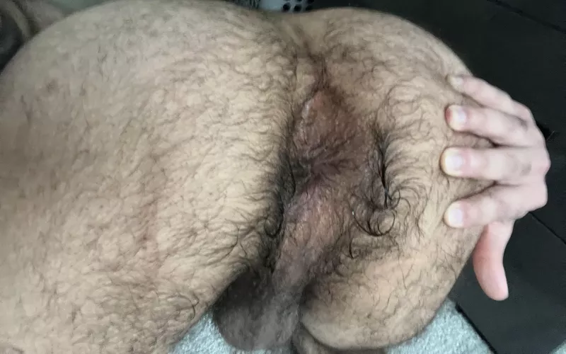 What you putting in here , 👅 or 🍆💦 by ammarreddit95