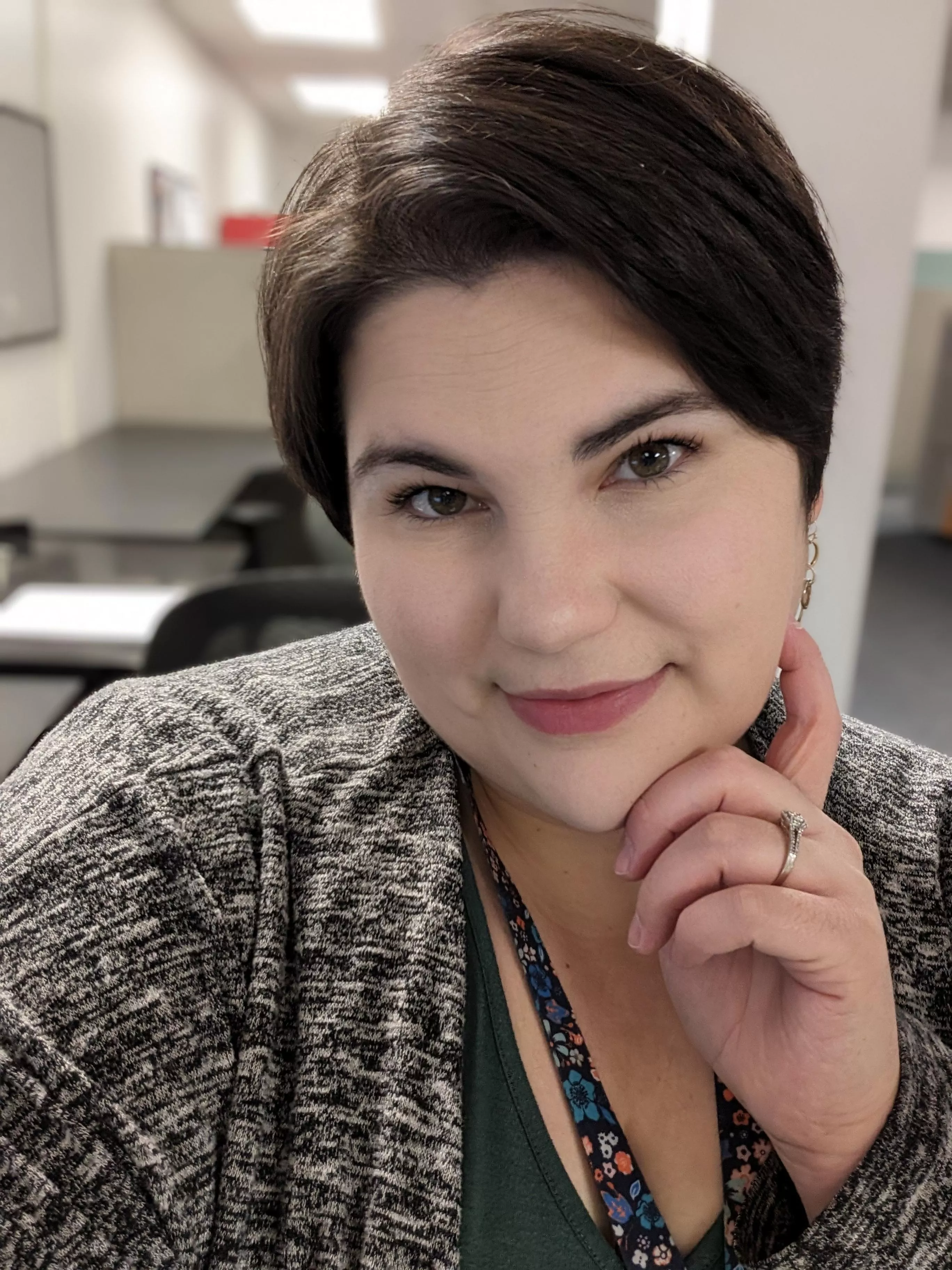 Who wants to be my cubicle neighbor 😏 posted by that_bbw_wife