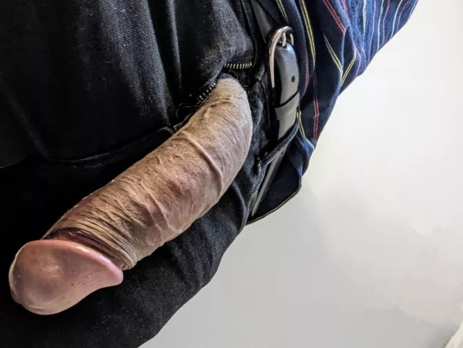 Who wants to work in my office 🤫🍆 by Rich-Leg2327