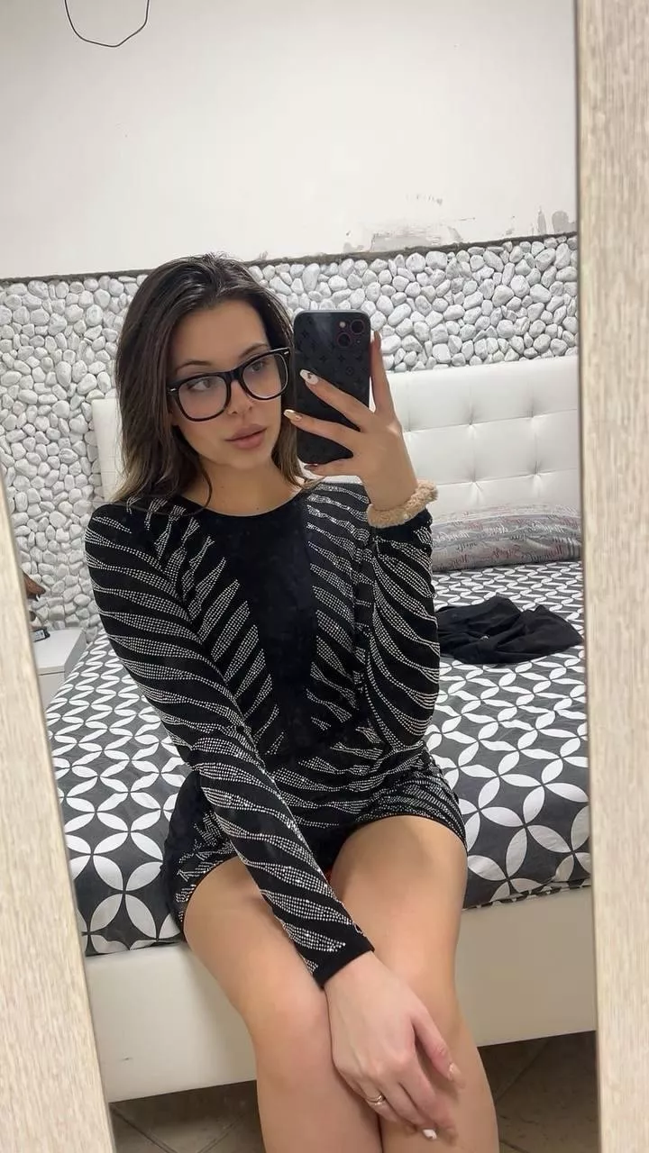 Will you still fuck me raw knowing my boyfriend are in the bathroom? posted by Jessica_Helen