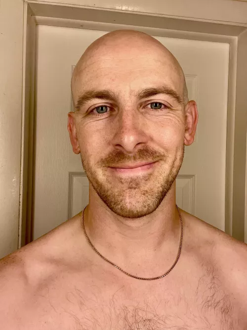 Wondering if I’m someone who can pull off a chain—what do you think? by tommyboye_