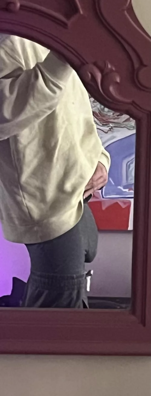 Wore some tight sweatpants to the store today maybe a bad idea? by TemporaryAnt6477