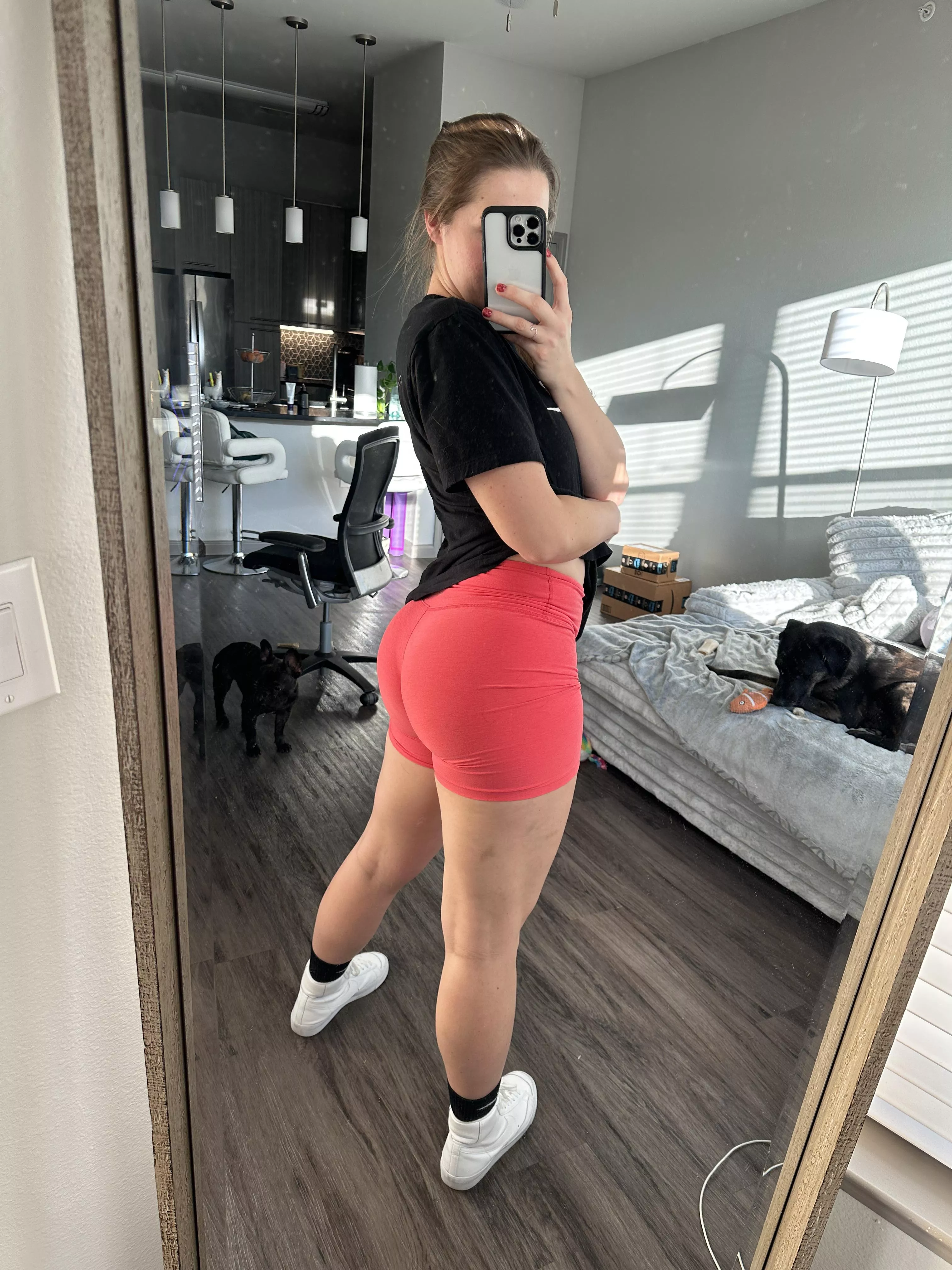 yoga pants are unfair on me posted by cumwcourt