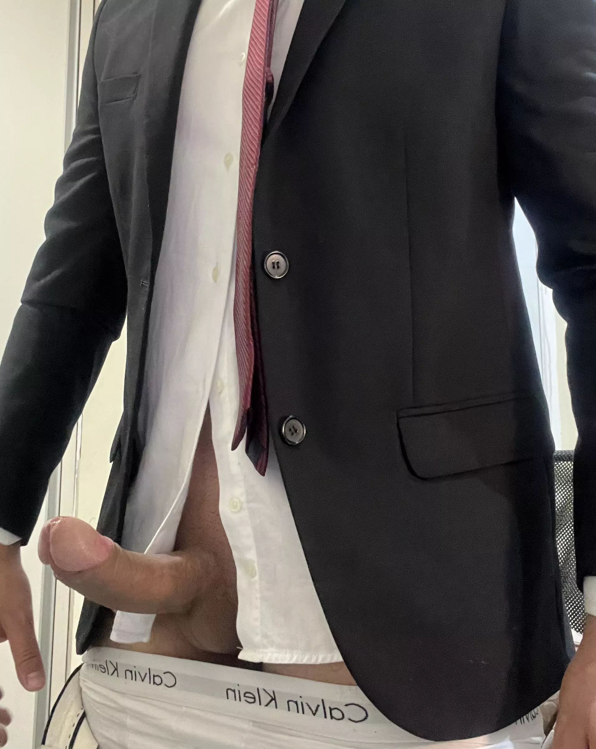 (25 years old) I never had sex with a man. I’m thinking about it… curious to find a bromance. posted by Adventurecapital10