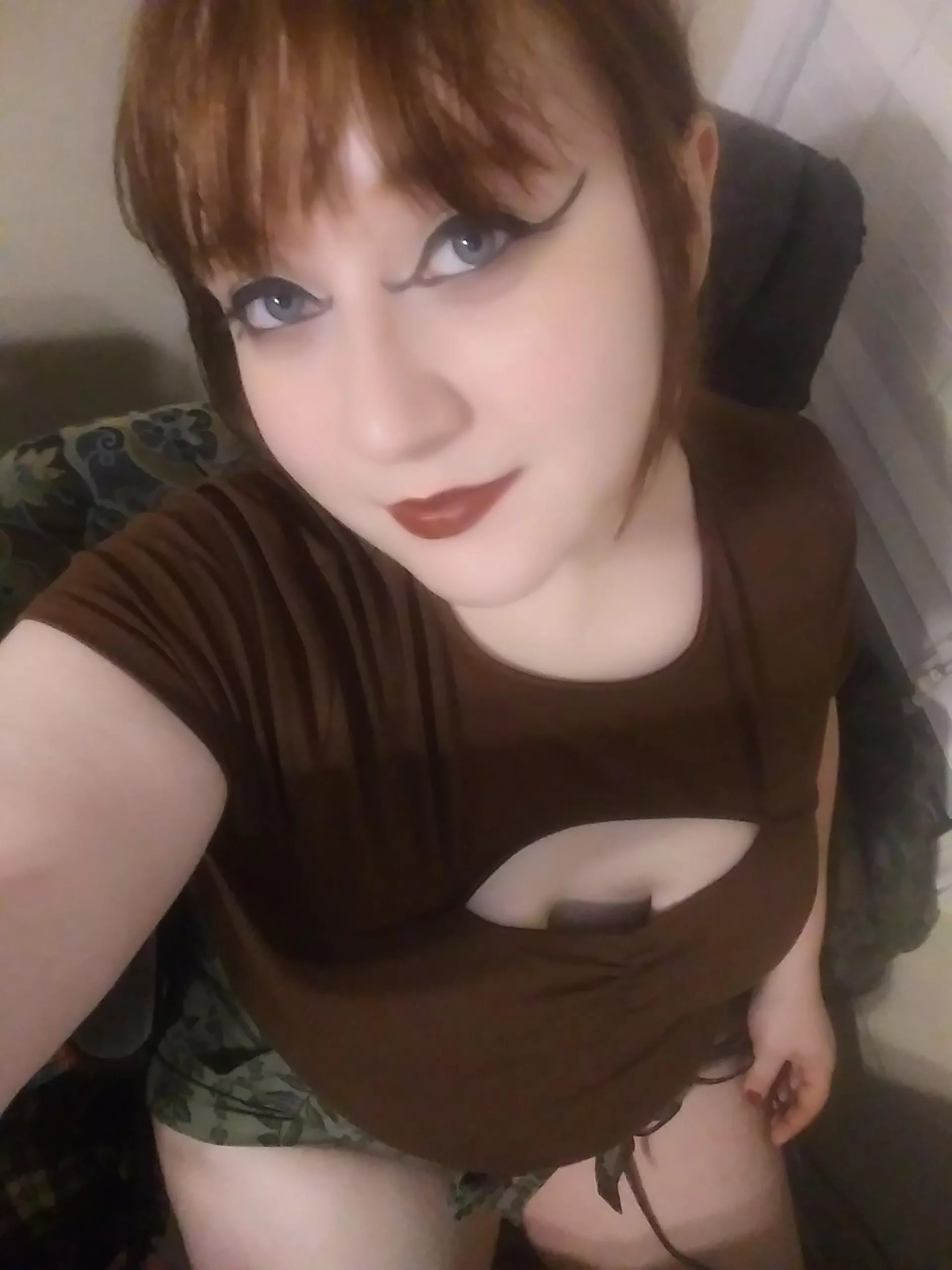 32f. How do I look? posted by femalecreature