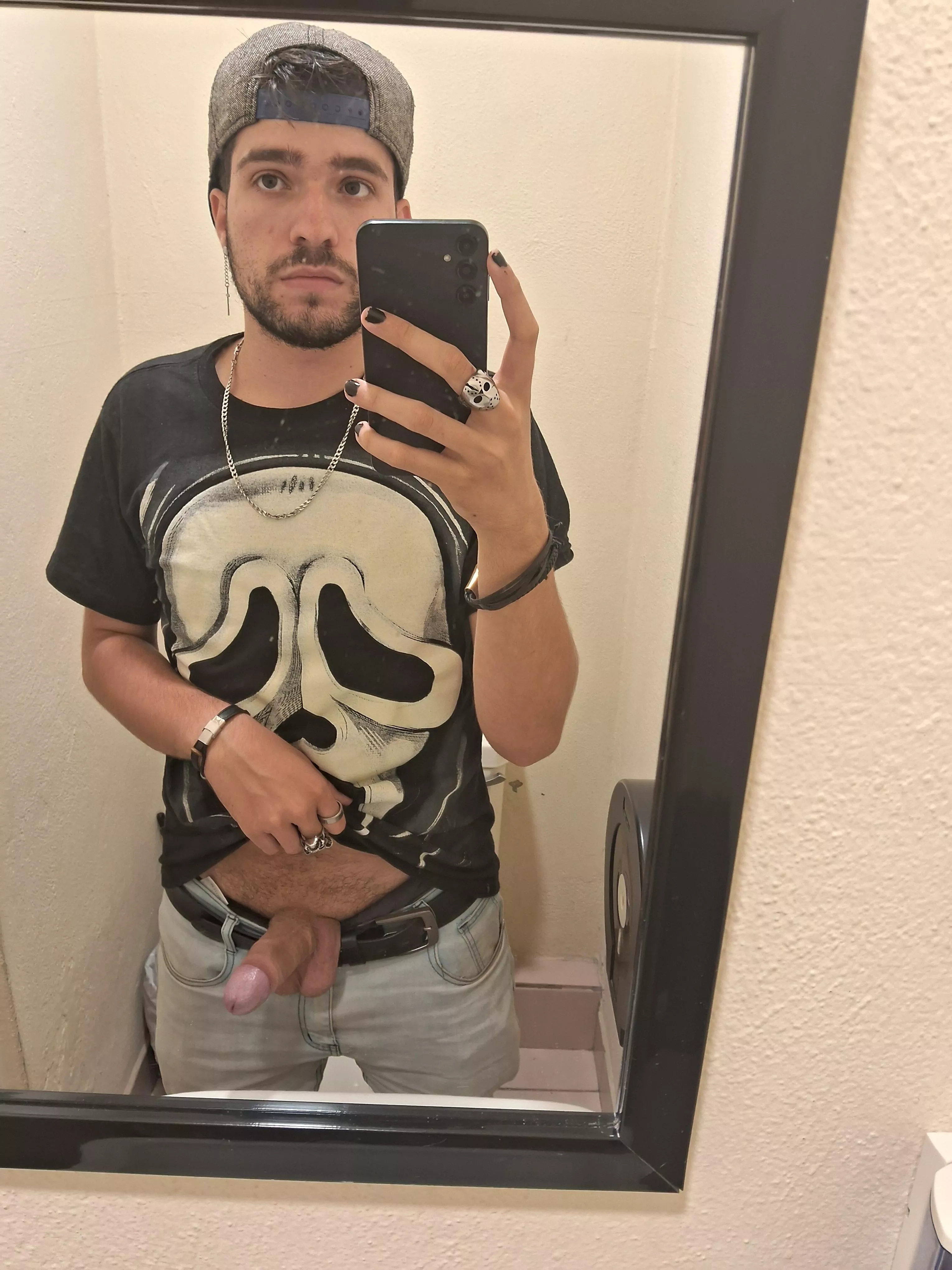 A little bathroom selfie for you posted by Illustrious_Cap812