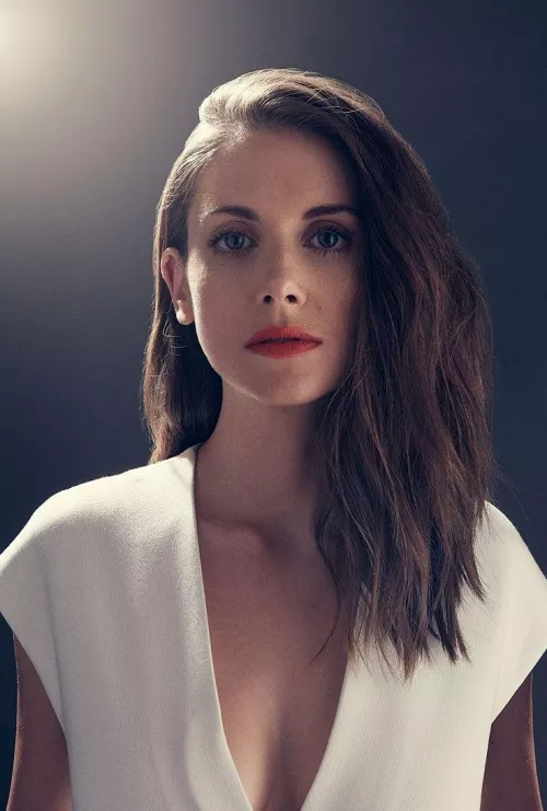 Alison Brie by UncleSquiffy