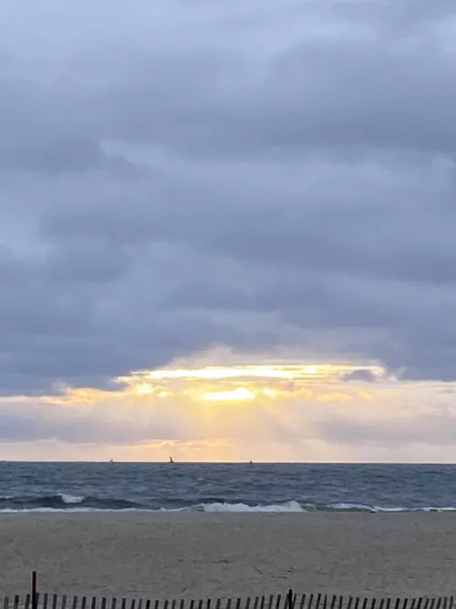 Chilly morning on the Jersey shore 🤙🏻🎶🎶 by bronxboy59